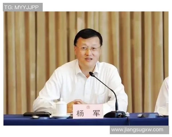 乒乓球场上的传奇旅程：杨军的深度对话与人生启示